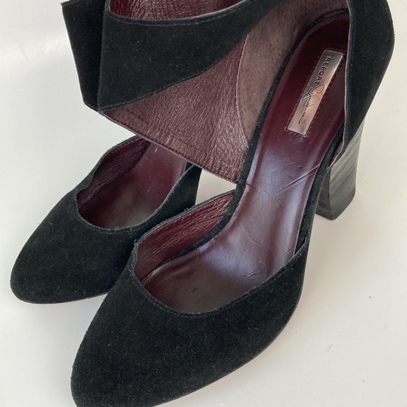 Report Signature Black Suede Chunky Heel Pump - Picture 3 of 15